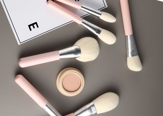 Vonira Beauty Luxus-Fan-Bürste mit veganer Grausamkeit Taklon-freiem synthetischen Haar und recycelbarem Birkenholzgriff - Handgefertigter Pulver-Bronzer-Bürste