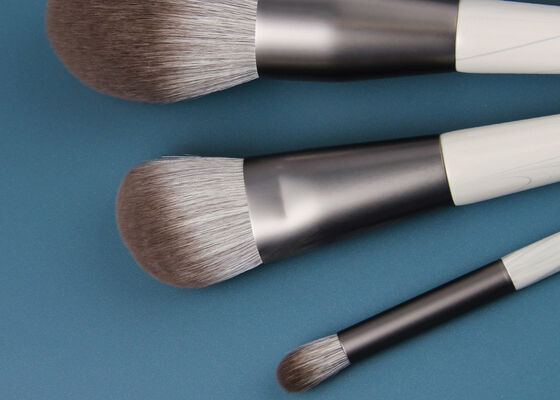 2026 Vonira Taklon synthetische Haarkontur-Make-up-Bürste entwickelt, um fehlerlose Make-up-Ergebnisse mit 35 Tagen Produktionszeit zu liefern